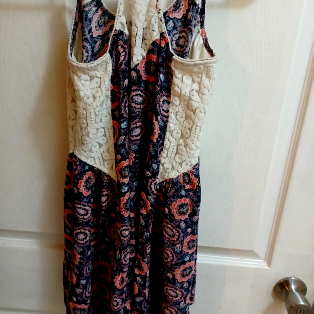 Ladies Small Sleeveless Blouse